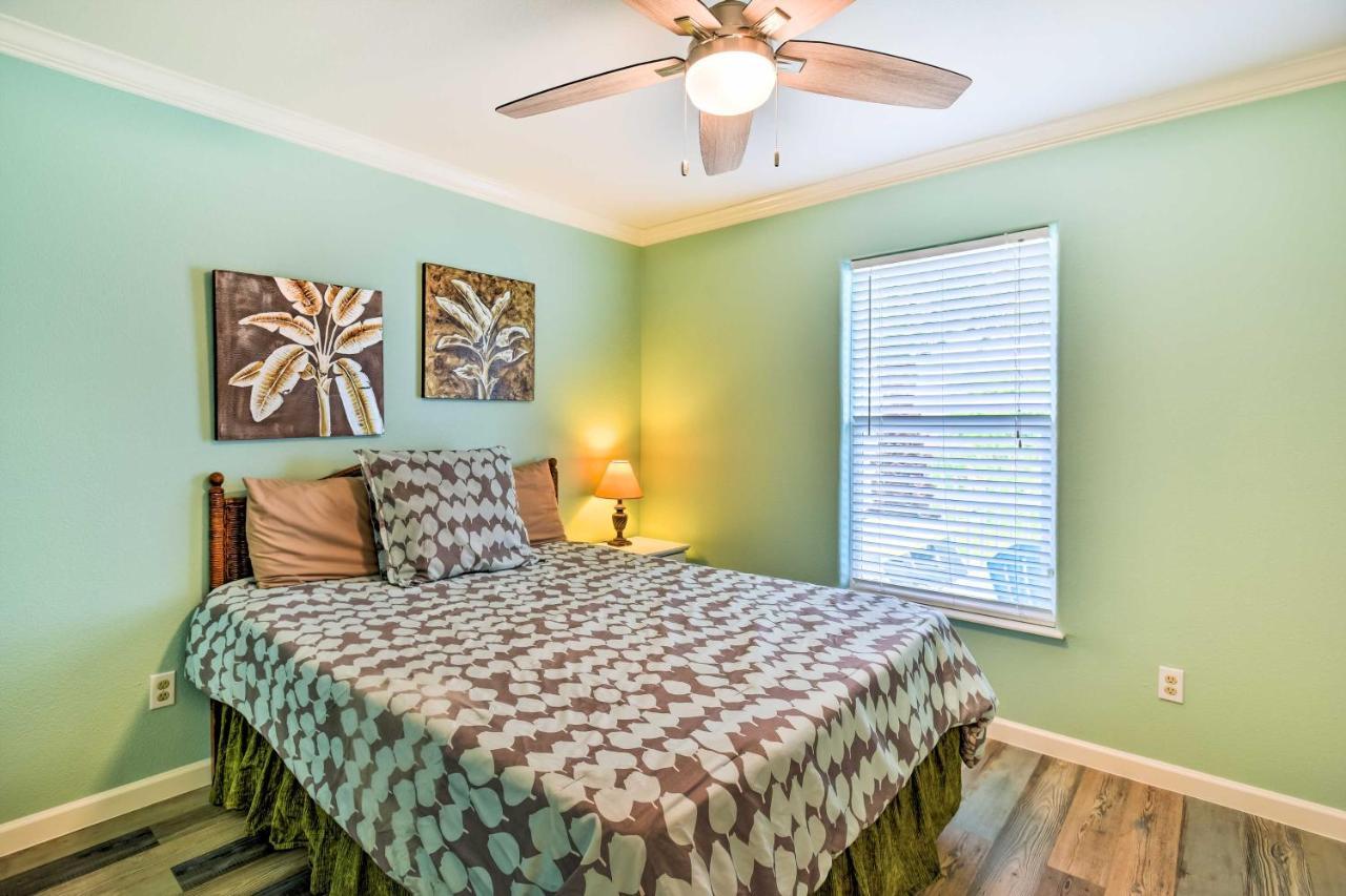 Spacious Port Aransas Condo Near Beach And Golfing Exterior photo