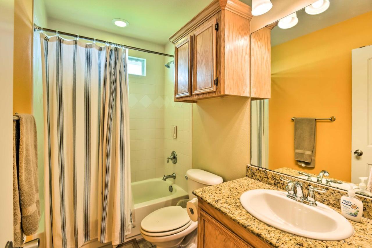Spacious Port Aransas Condo Near Beach And Golfing Exterior photo