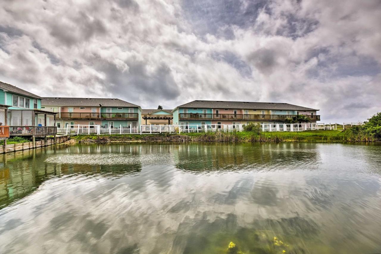 Spacious Port Aransas Condo Near Beach And Golfing Exterior photo